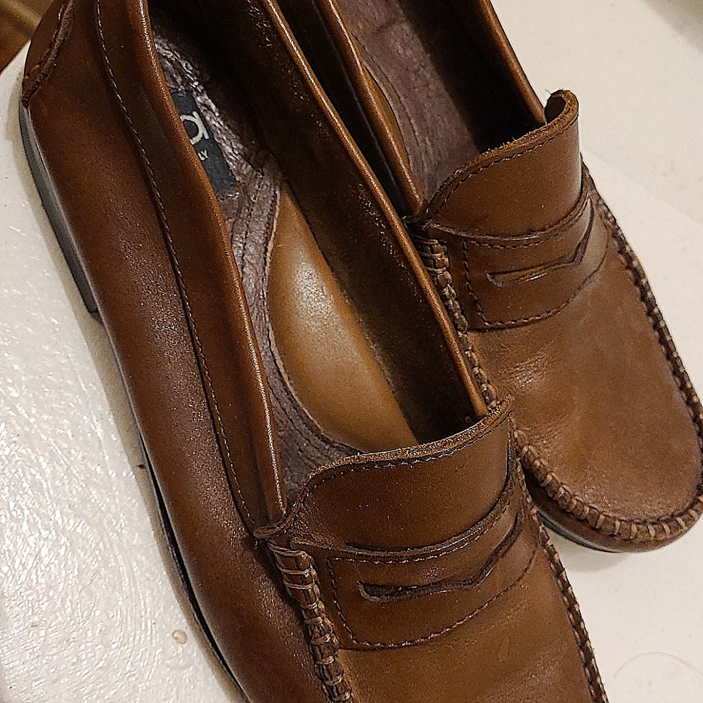 Coca womens size 38 leather loafers